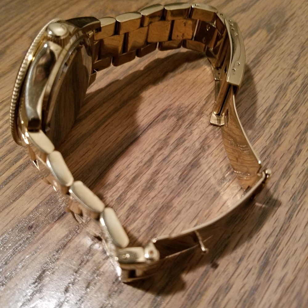 Fossil Gold Watch - Picture 4 of 4